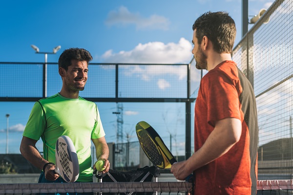 Tennis padel Milano Giocatori di padel durante una partita