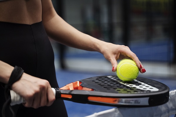 Giocatrice di padel.